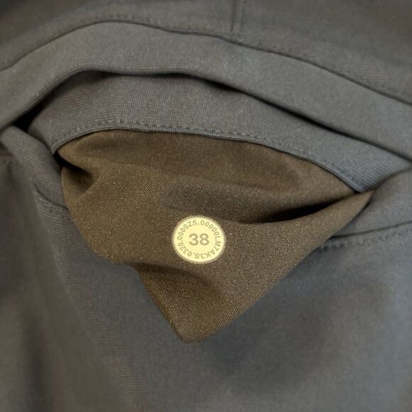 Lululemon Commission Shorts Mens 38 Blue 8” Inseam Casual Golf Activewear Preppy - Picture 7 of 7